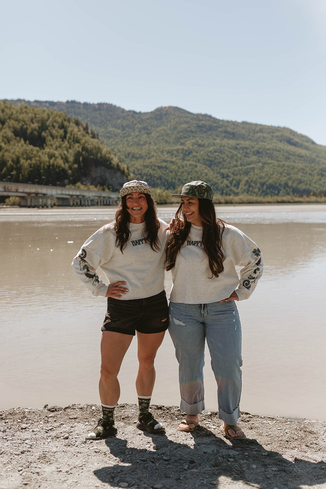 Oversized "Alaska Nature" Midi Sweatshirt